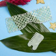 Earth Harbor | Island Jade Gemstone Gua Sha + Massaging Comb - NaturelleShop.se